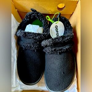 NWT Oofos Oocoozie slippers 7.5